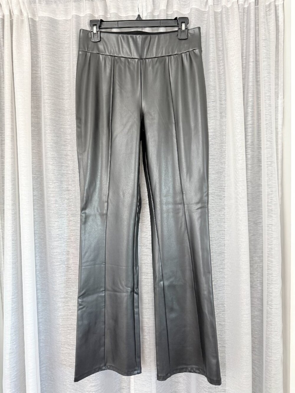 G by GIULIANA Black Label Collection | Vegan Leather Pintuck Flares | 10 NWOT